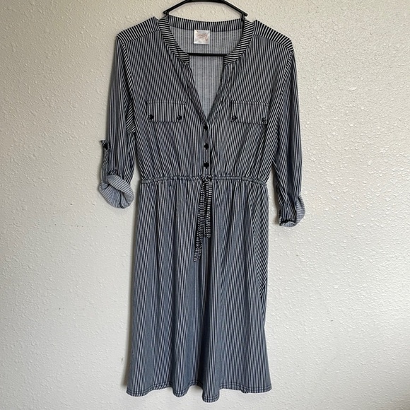 Siren Lily Maternity Striped Dress Black and White Stripe Size Small - Picture 2 of 9